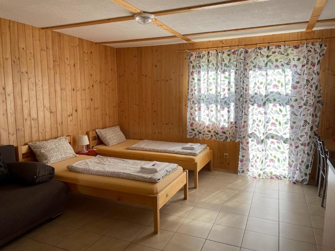 Hotel Rohanov Lhota nad Rohanovem Esterno foto