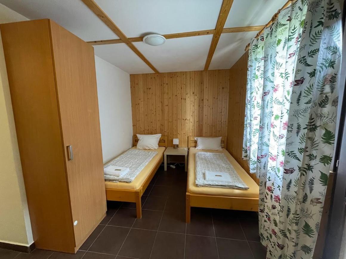 Hotel Rohanov Lhota nad Rohanovem Esterno foto