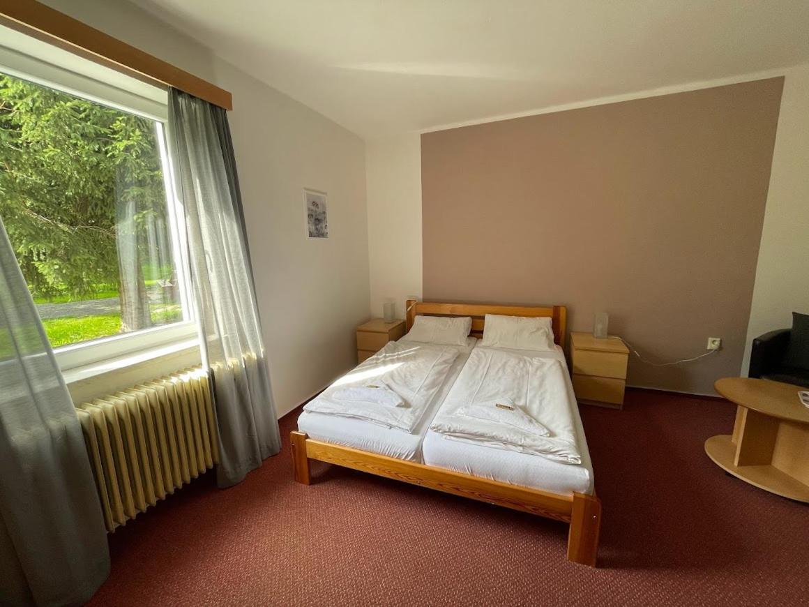 Hotel Rohanov Lhota nad Rohanovem Esterno foto