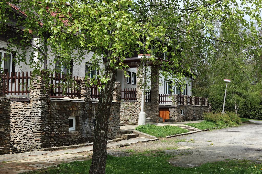 Hotel Rohanov Lhota nad Rohanovem Esterno foto