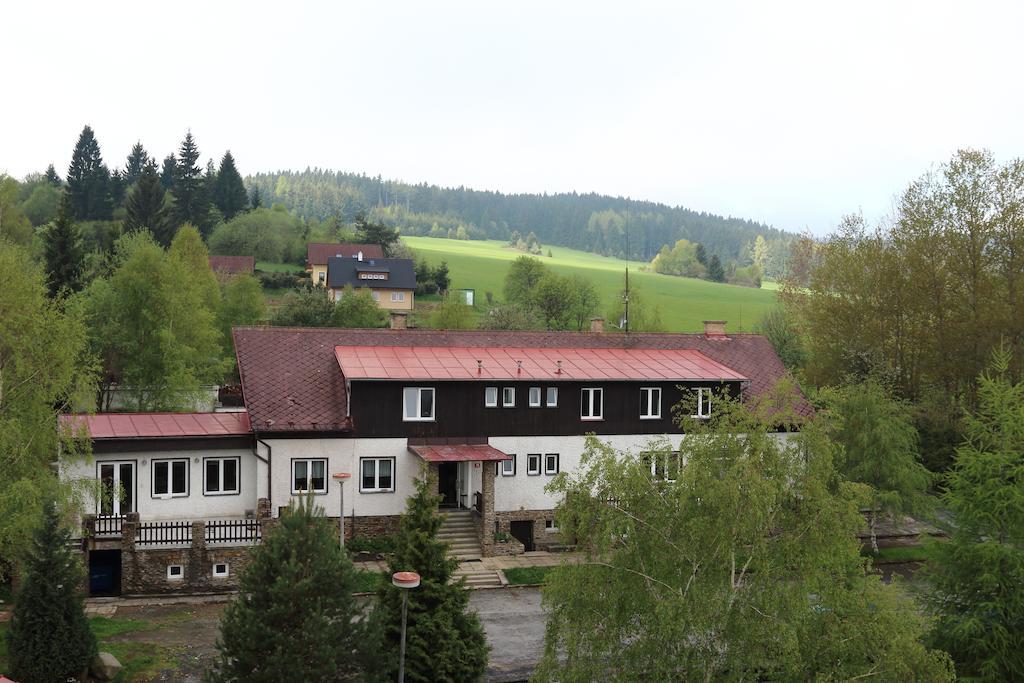 Hotel Rohanov Lhota nad Rohanovem Esterno foto