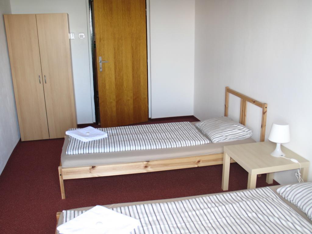 Hotel Rohanov Lhota nad Rohanovem Esterno foto