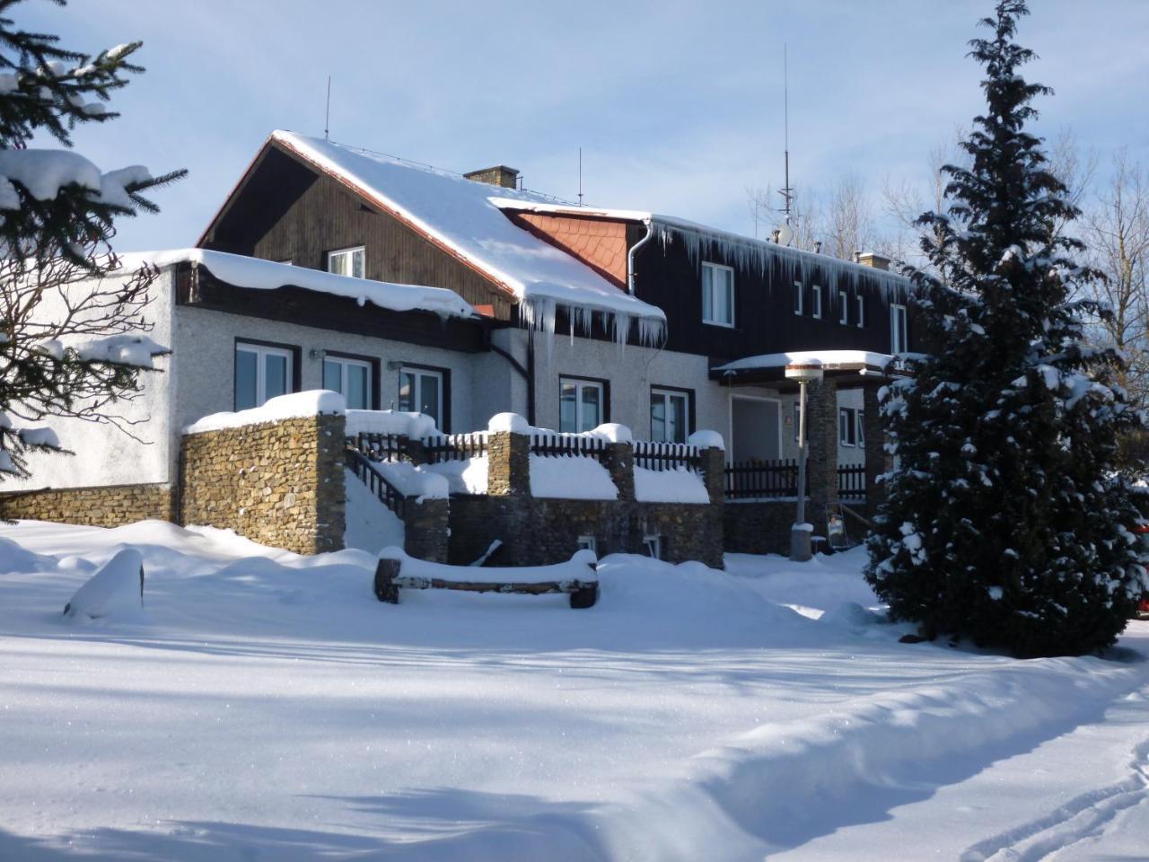 Hotel Rohanov Lhota nad Rohanovem Esterno foto