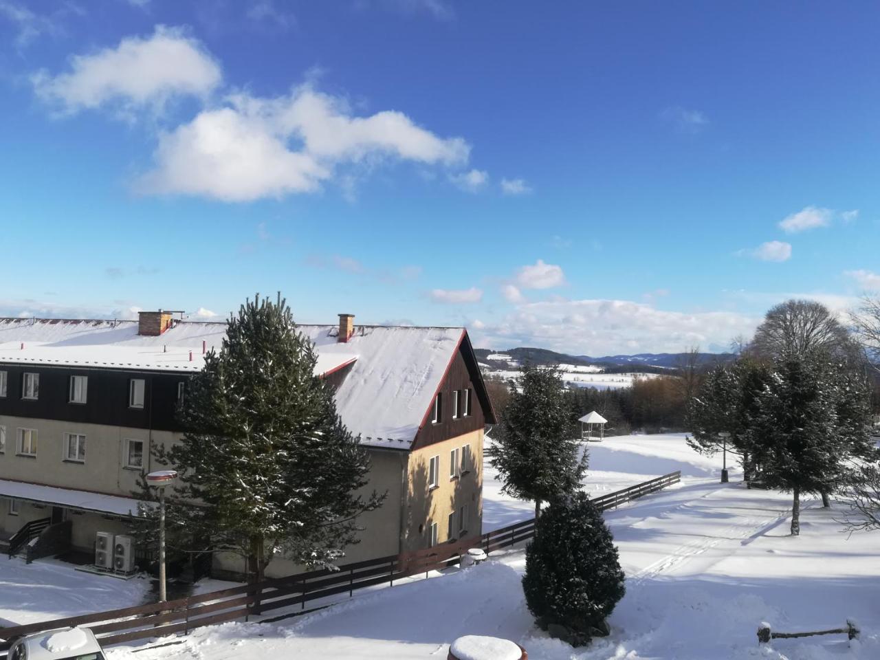 Hotel Rohanov Lhota nad Rohanovem Esterno foto